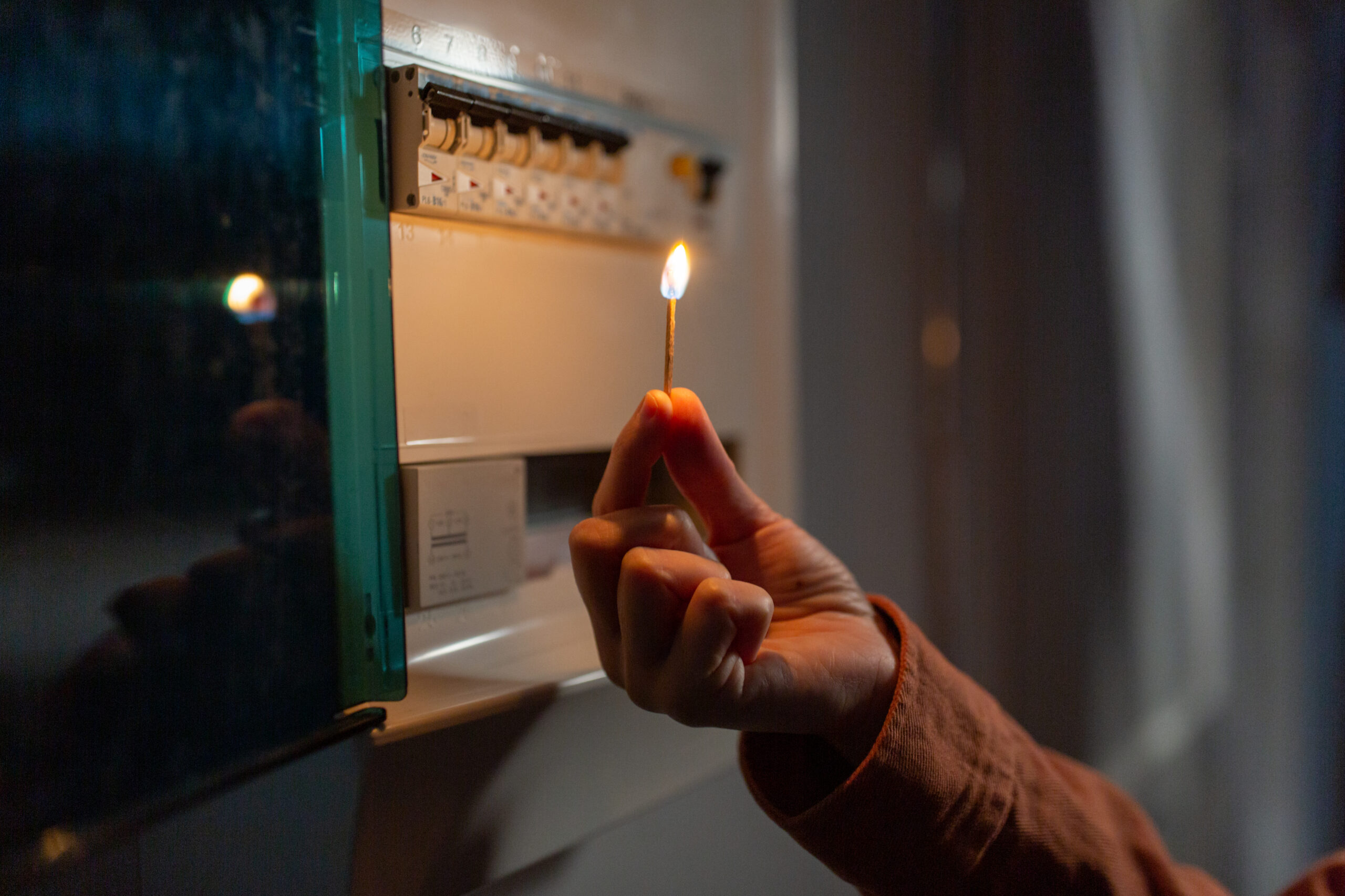 Prejuízos com as constantes interrupções no fornecimento de energia? A IMPERIUM realiza perícias técnicas para ressarcimento de danos e lucros cessantes